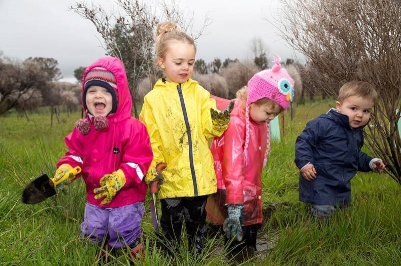 Having a blast in the mud (Photo Roz Draine)